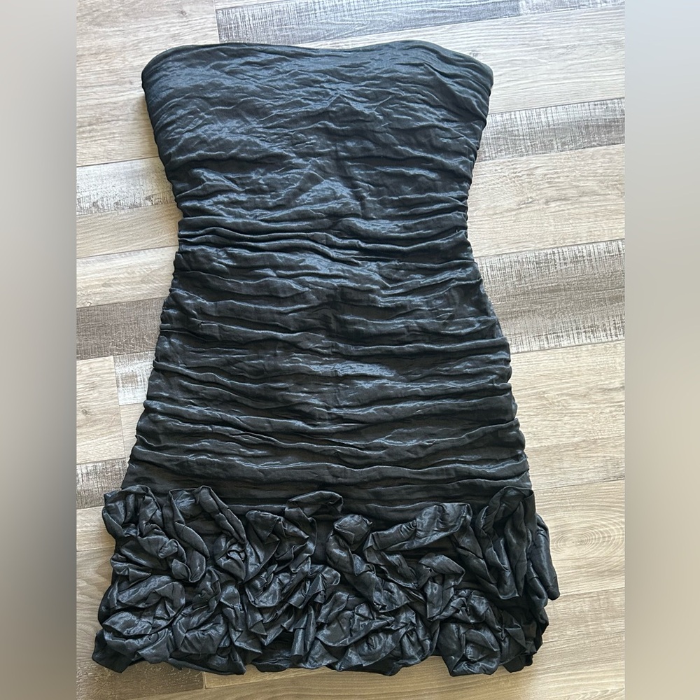 BCBGMaxAzria Black Strapless Ruched Sheath Dress